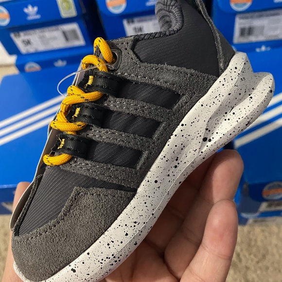 Adidas kids running shoes super comfortable oritq - Picture 5 of 8